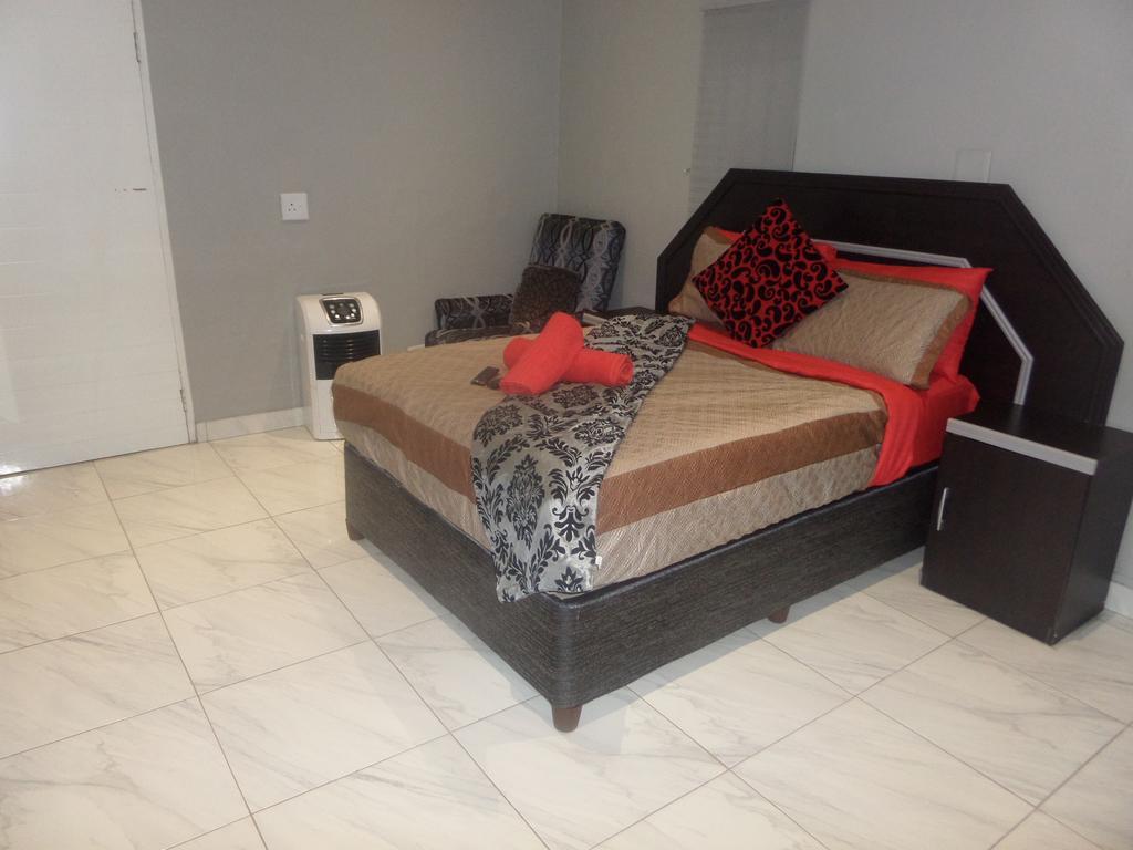 Tshedza Guest House Претория Екстериор снимка