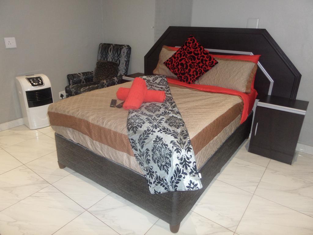 Tshedza Guest House Претория Екстериор снимка