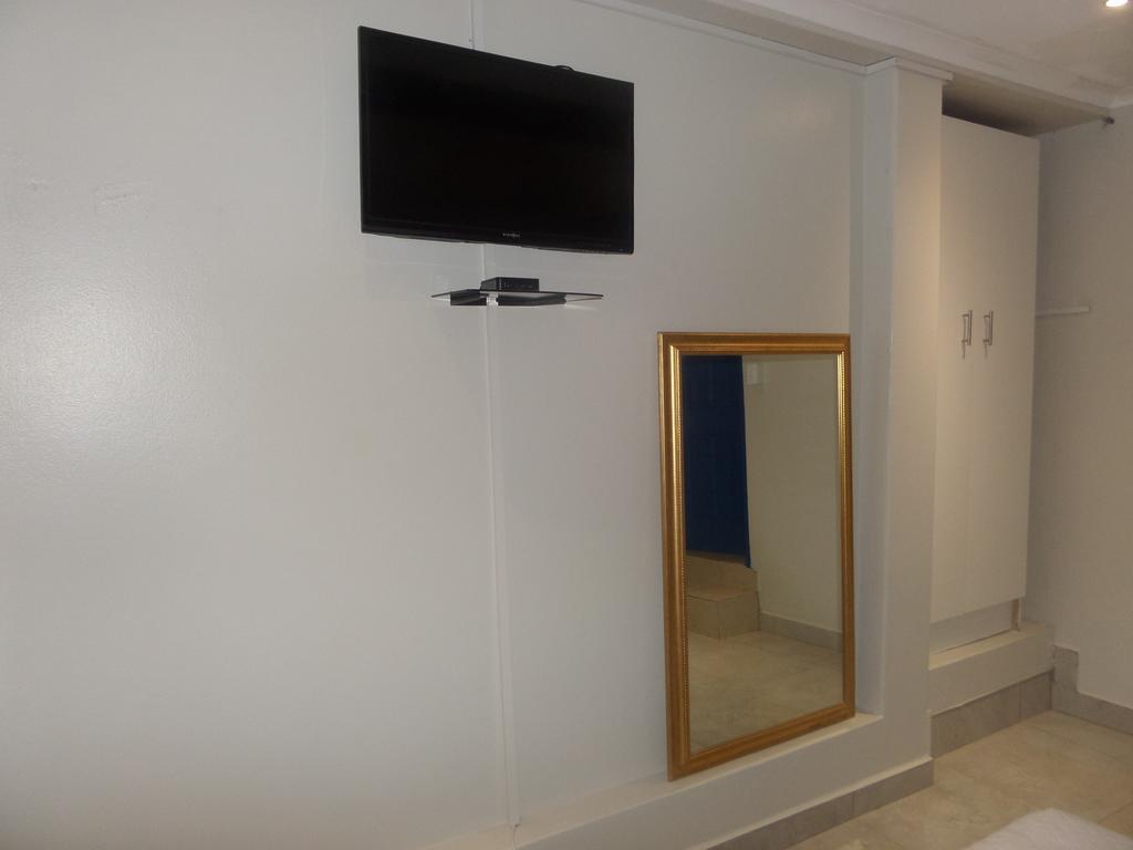 Tshedza Guest House Претория Екстериор снимка