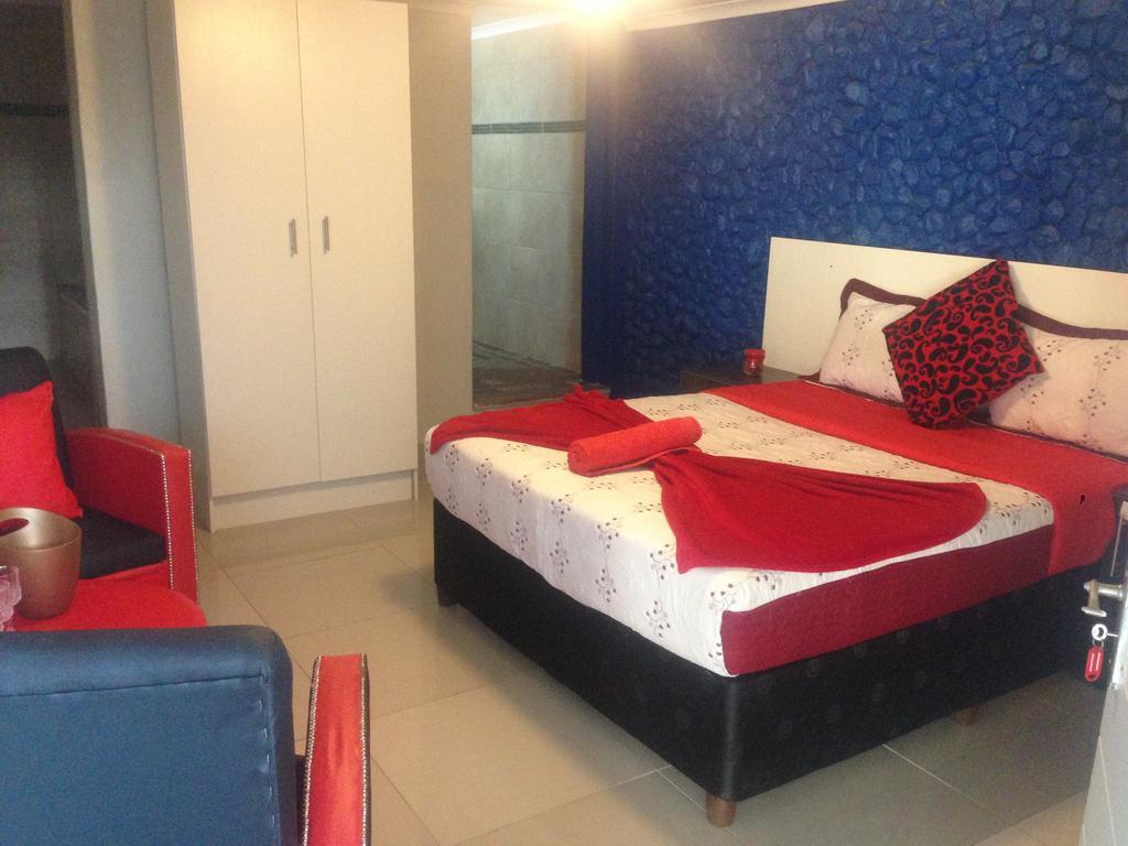 Tshedza Guest House Претория Екстериор снимка