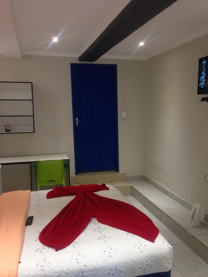 Tshedza Guest House Претория Екстериор снимка
