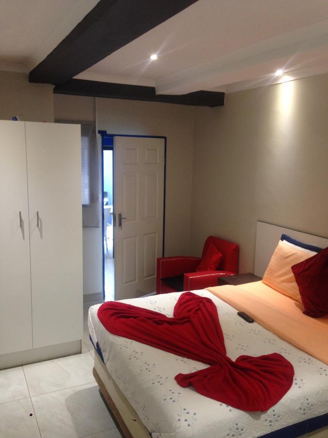 Tshedza Guest House Претория Екстериор снимка